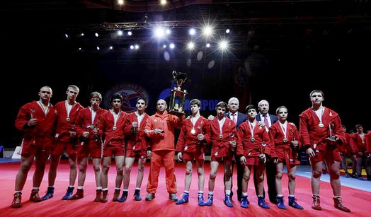 Москва — первая среди городов-героев!
