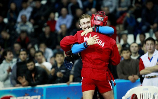 Тренер Гамзата Сайпудинова — Али Багаутинов
