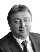 Ренат
 Лайшев
